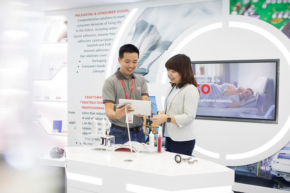  The customer experience gallery showcases innovations and high impact solutions for the electronics, consumer, home appliances, footwear, industrial and food packaging markets.