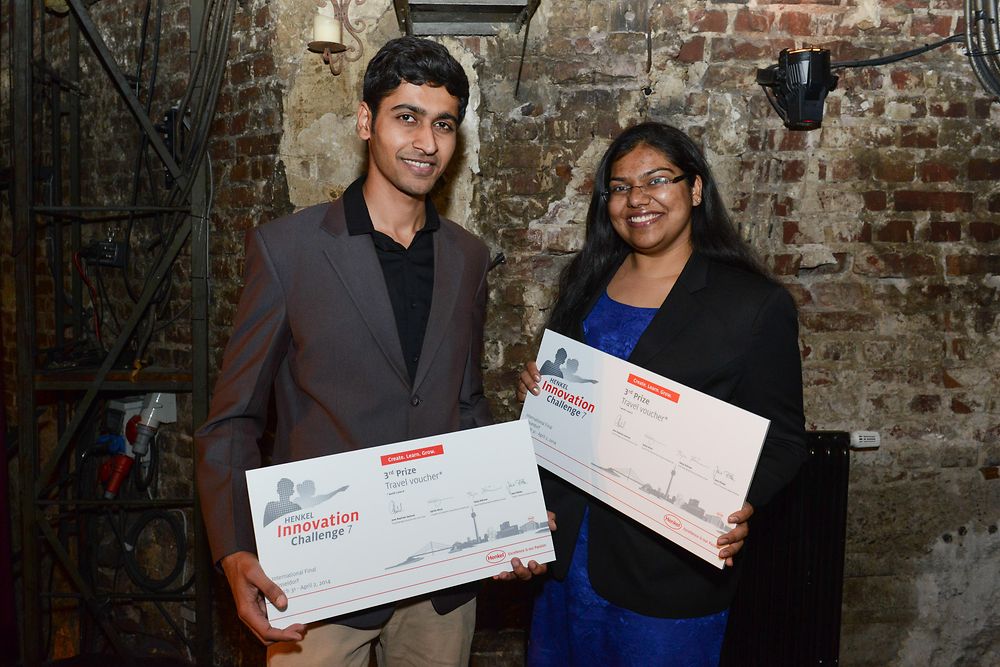 Mayank Nandwani and Geetika Goel from India convinced the jury with their concept “eCoat” and won the third prize.
