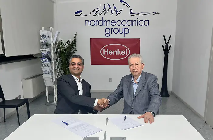 Rajat Agarwal (Henkel Packaging Adhesives) e Antonio Cerciello (Nordmeccanica)