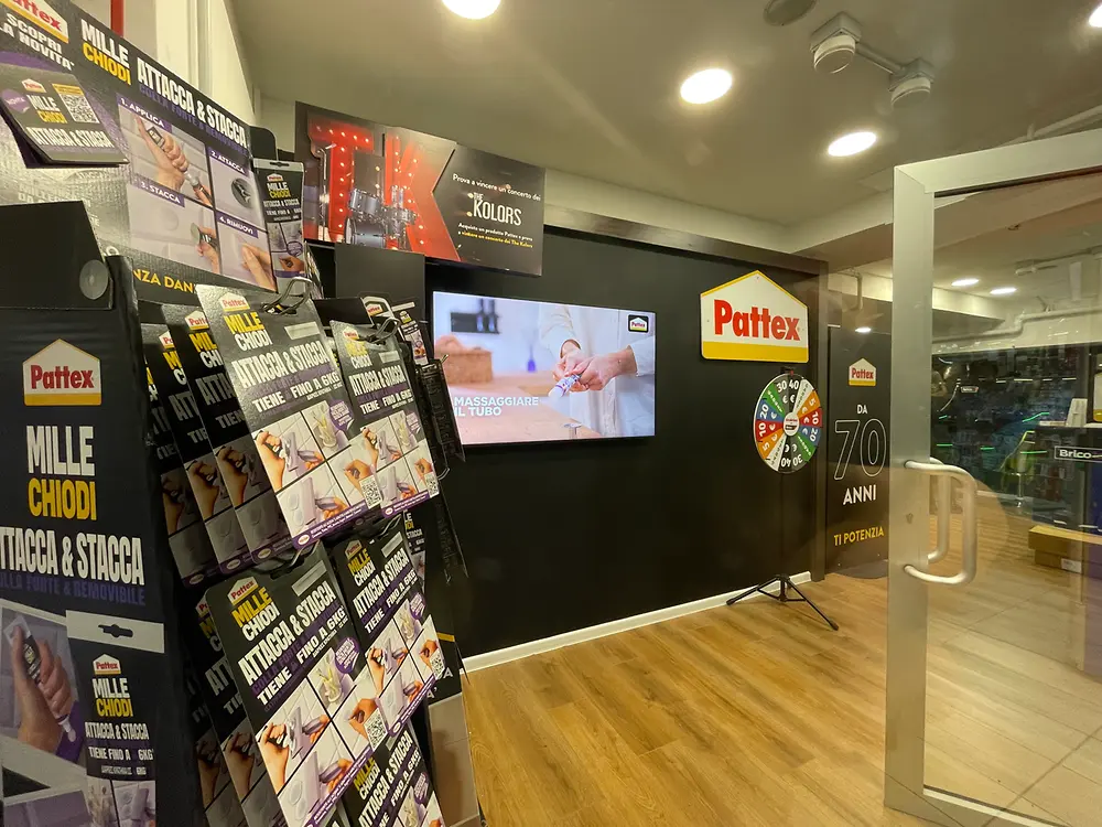 Temporary store Pattex Loctite Super Attak Milano