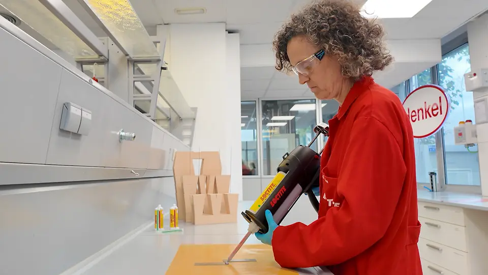 
Nel corso di oltre un decennio di collaborazione, Henkel ha messo a disposizione del progetto estese attività di test e competenze tecniche dedicate