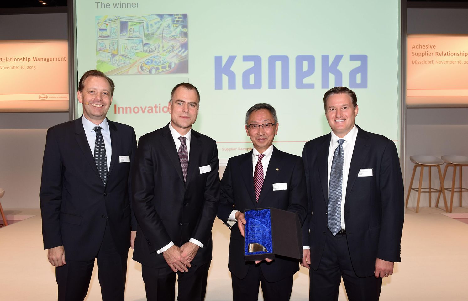 2015-11-18-bild-3-supplier-awards-2015-kaneka.jpg