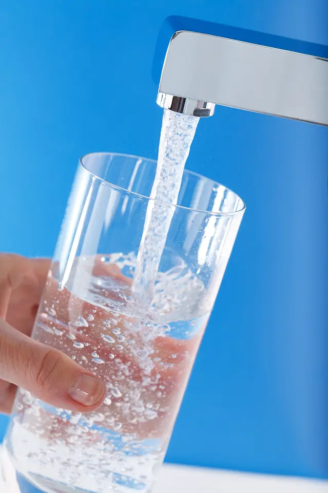 Henkel offre ai produttori di sistemi di filtraggio un ampio portafoglio di soluzioni a prestazioni elevate, ad esempio per il trattamento dell'acqua.